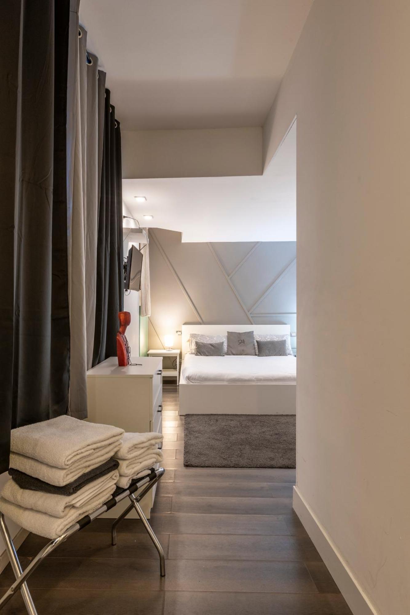 Design Apartment With Private Pool Exclusive Use - Stelvio 21 มิลาน ภายนอก รูปภาพ